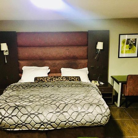 BW Starfire Hotel Ikeja Kültér fotó