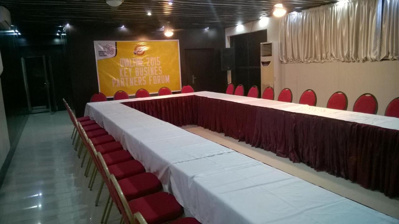 BW Starfire Hotel Ikeja Kültér fotó