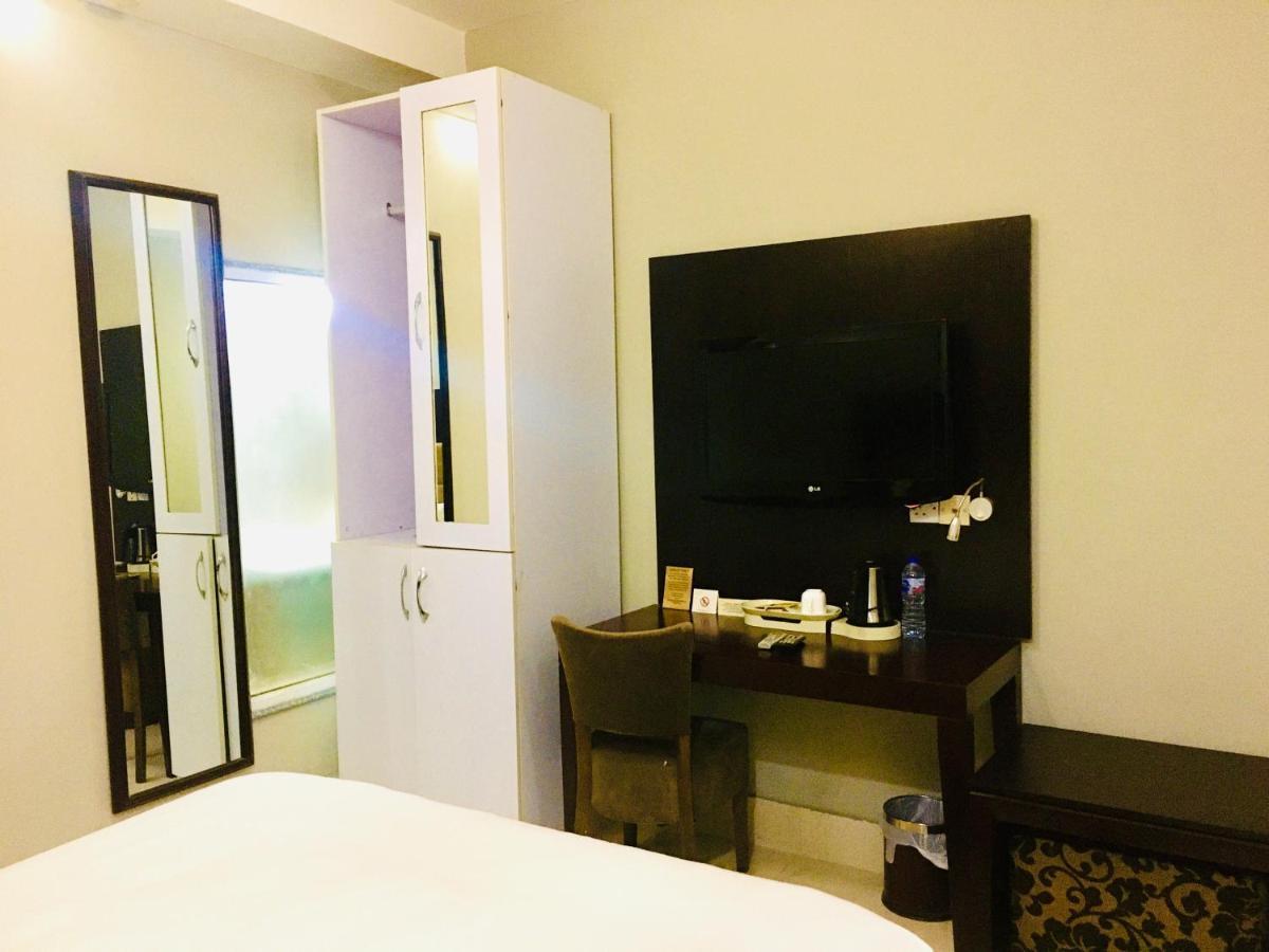 BW Starfire Hotel Ikeja Kültér fotó