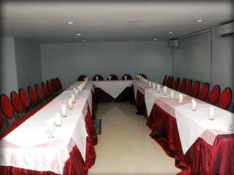 BW Starfire Hotel Ikeja Kültér fotó