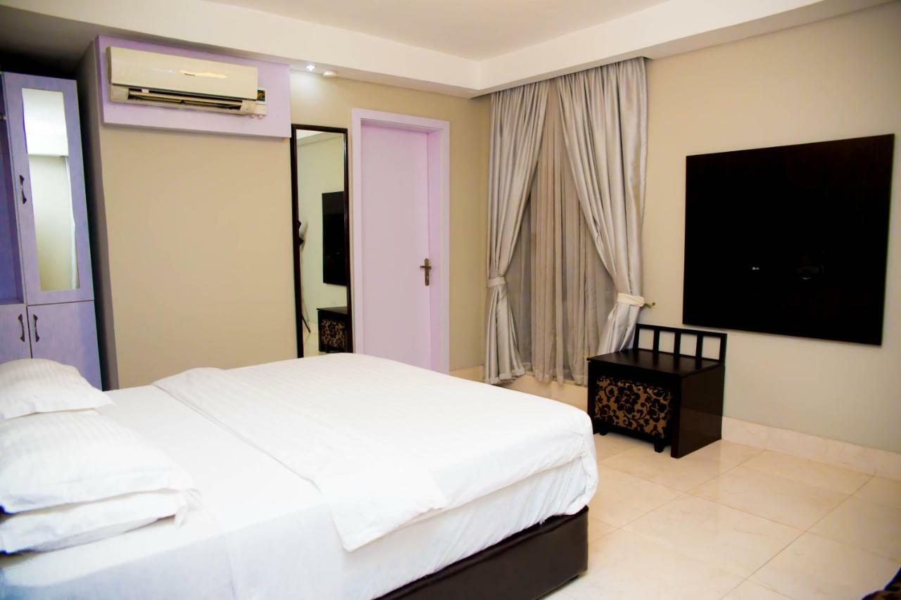 BW Starfire Hotel Ikeja Kültér fotó