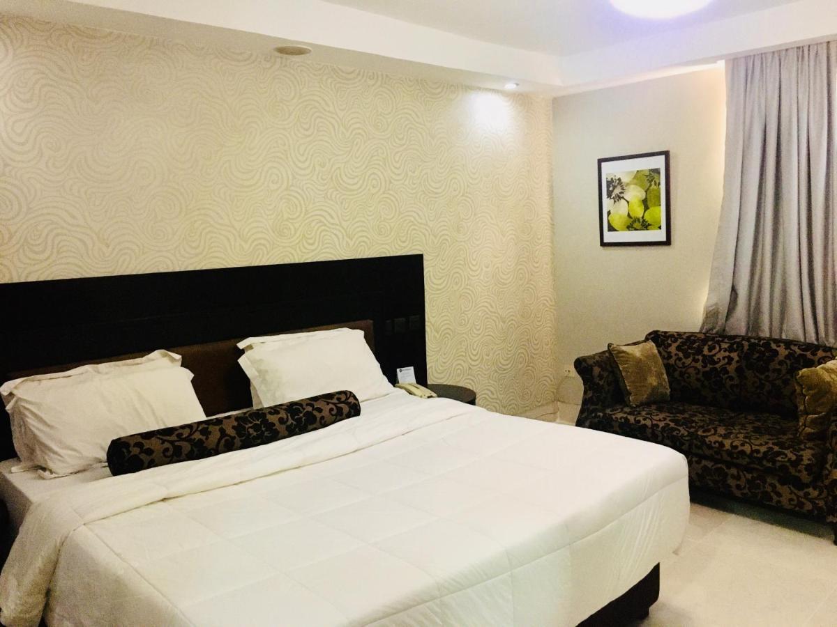 BW Starfire Hotel Ikeja Kültér fotó